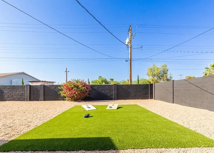 Eclectic Escape Wpool, Yard Games- Old Town5min Scottsdale
